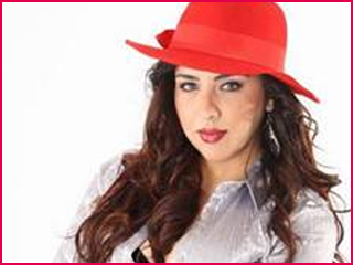 Cantora Kelly Moore fecha programação de agosto do Pure Black Fusion no Rey Castro